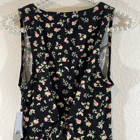 BP Black Grounded Ditsy Floral Everyday Floral Button-Up Romper V-Neck Size S - Picture 6 of 11